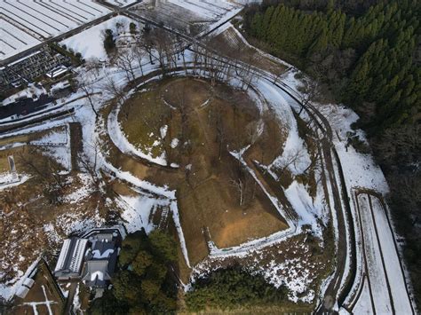 El Incidente del Puente de la Grulla: Un Conflicto Dinástico que Remodeló el Japón Kofun